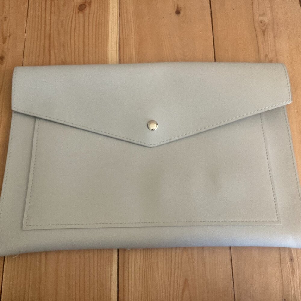 Glass Ladder & Co Vegan Leather Cream Clutch NWT